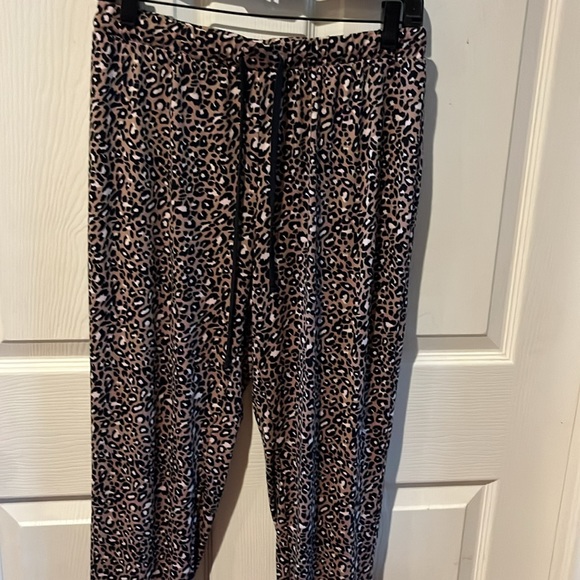 Brand New! Sz Med. Rae Dunn Pajama Set - Picture 3 of 8